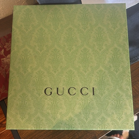 Gucci iconic Red&Blue silk scarf - Picture 2 of 9